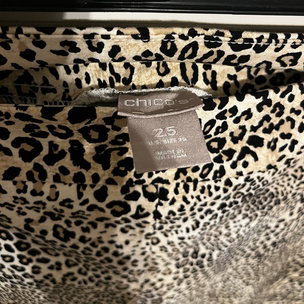 Leopard print Capris - Picture 2 of 5